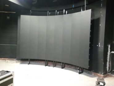 Montaj structura metalica pentru panou proiectie.